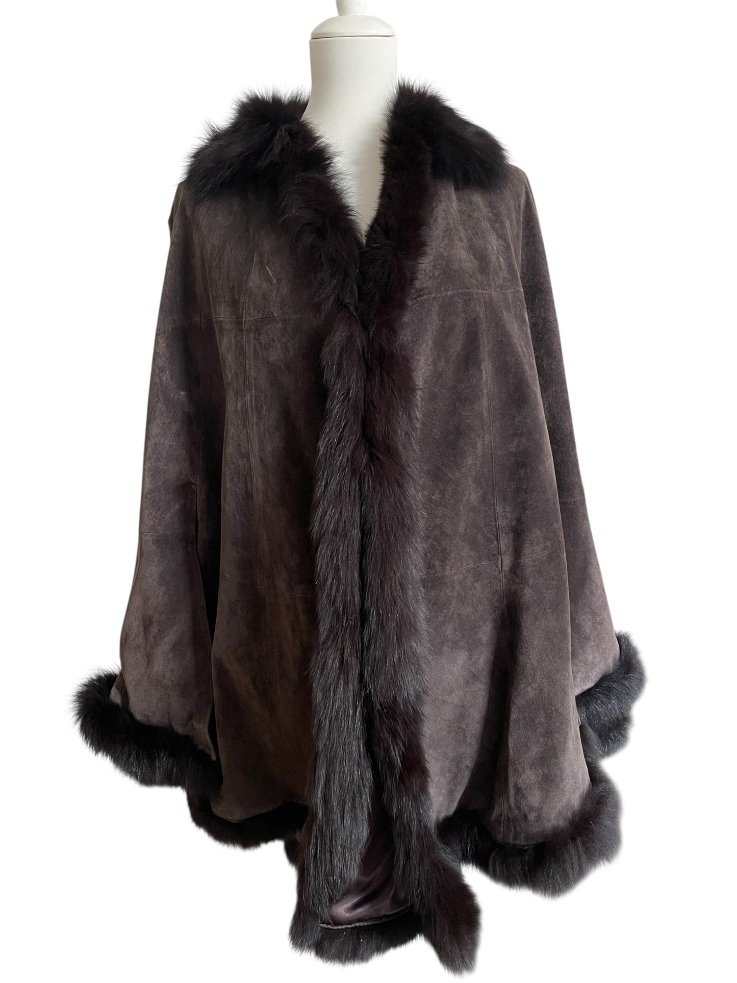 Vintage Brown Suede Cape Coat with Fur Trim – Luxury Women’s Winter Outerwear