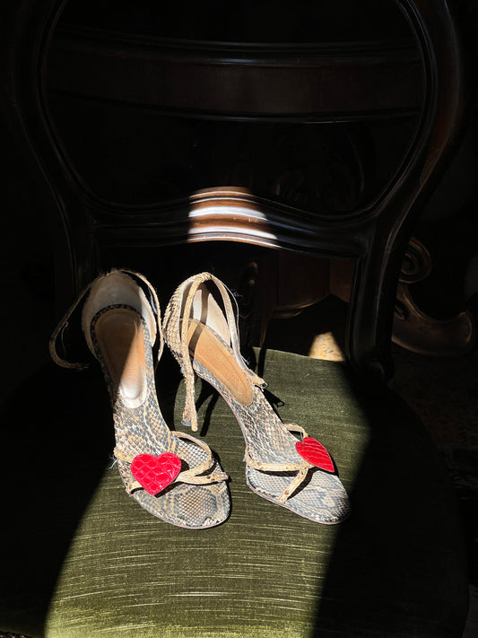 Vintage rare Dolce&Gabbana snake skin heart sandal heels / 38.5