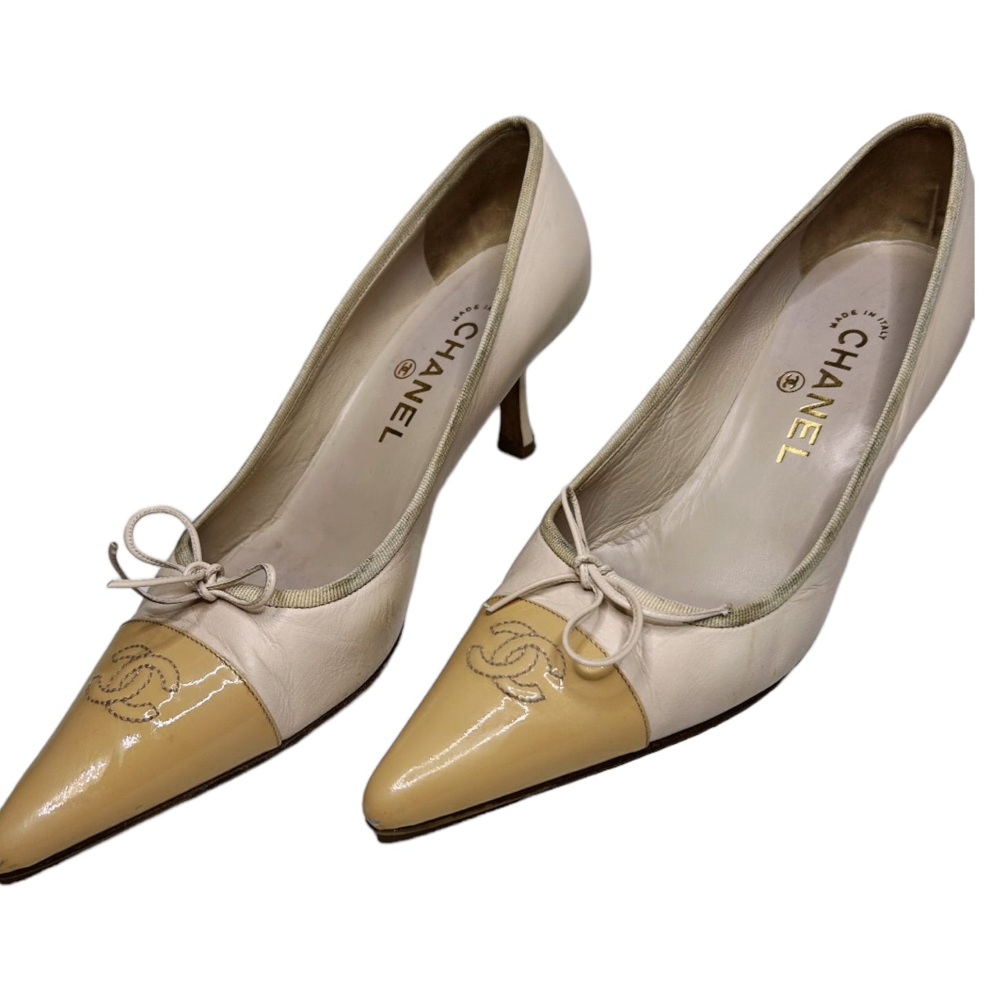 Vintage Chanel CC logo beige two tone heels by Karl Lagerfeld /39