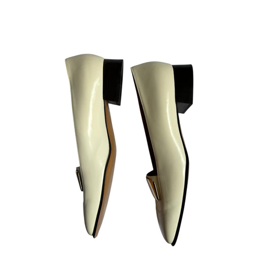 Vintage Gucci by Tom Ford ivory loafers / 39