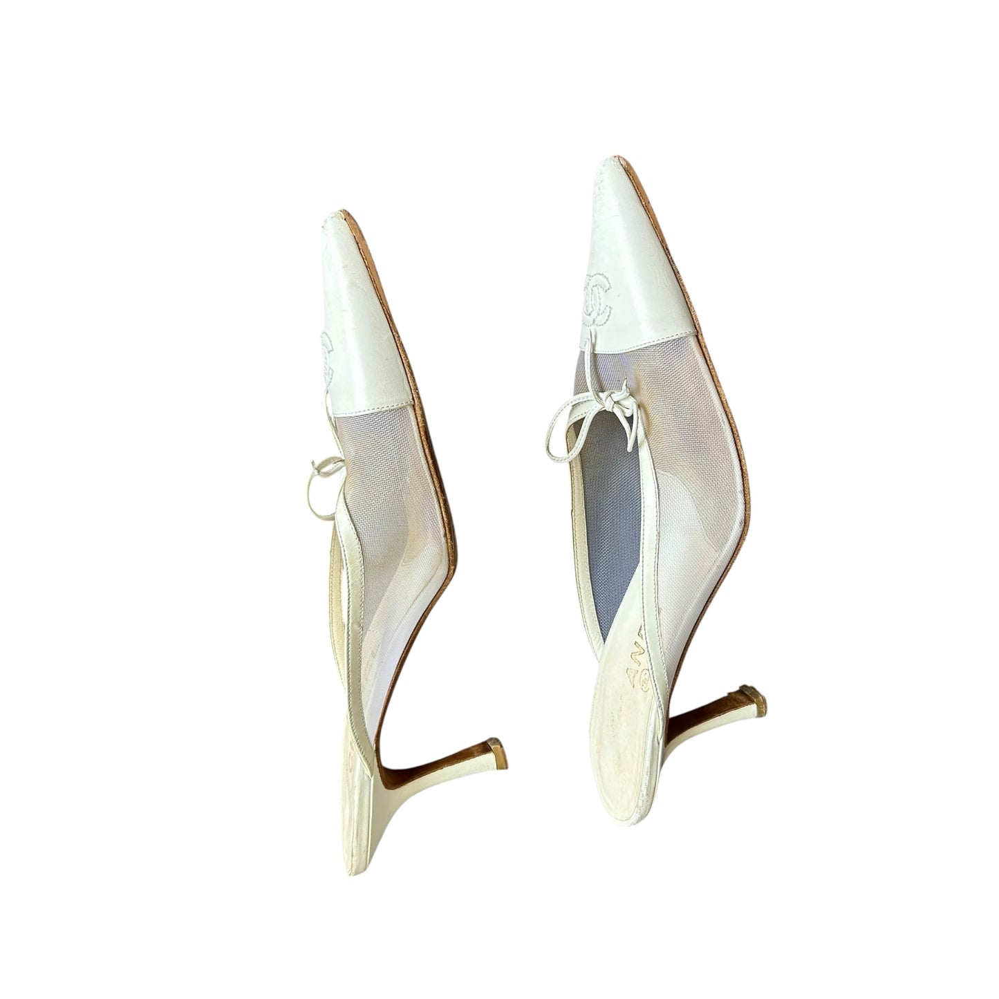 Vintage Chanel mesh CC logo white mule heels / 38.5