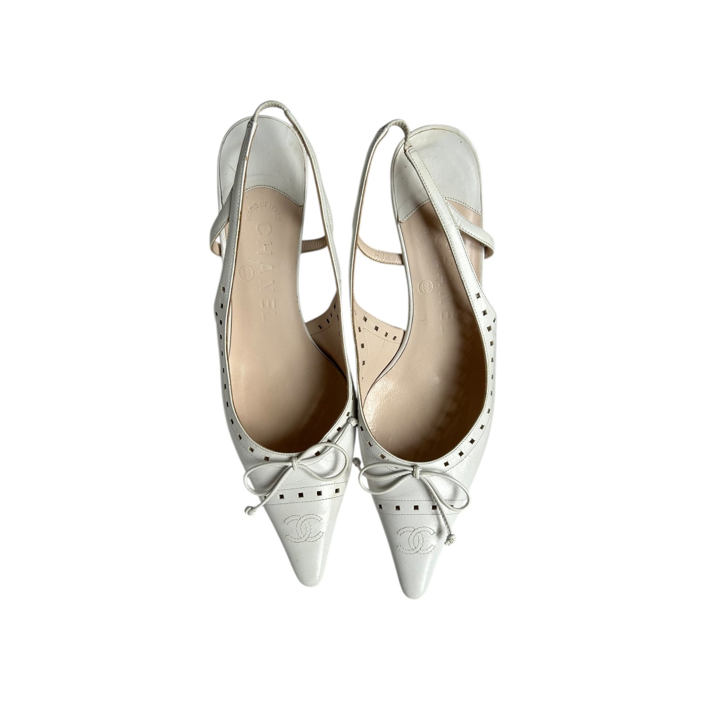 Vintage Chanel white CC interlocking logo sling back heels / 36