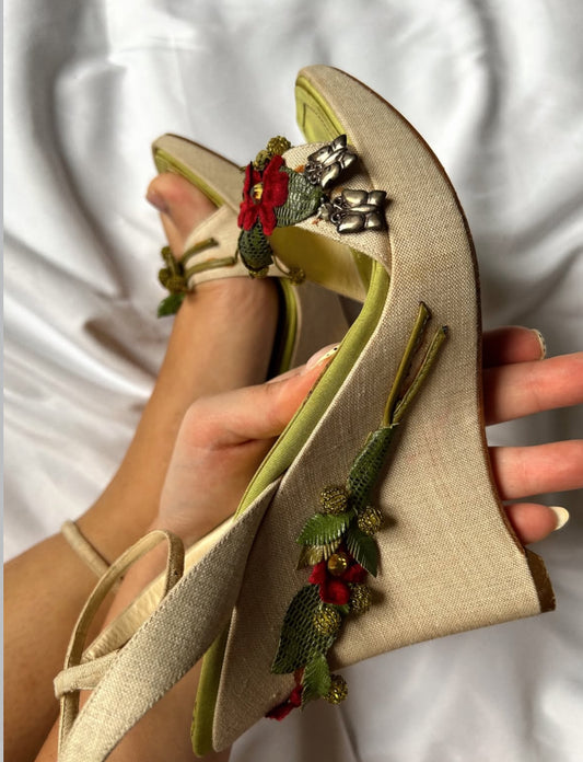 Vintage rare Rene Caovilla floral embroidery wedges/ 38.5