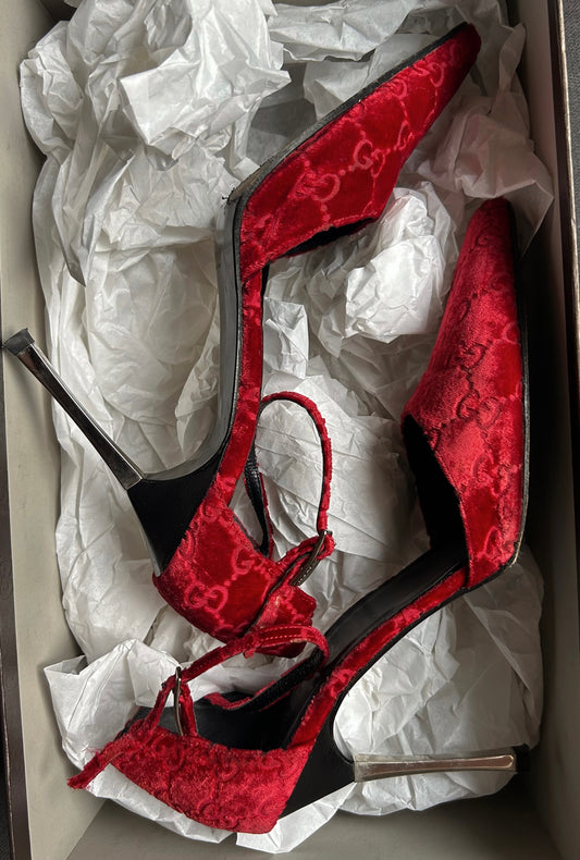 Vintage Gucci by Tom Ford FW 1997 GG monogram red heels / 38.5