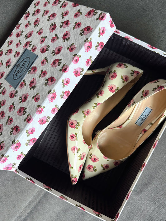 Vintage rare Prada floral heels / 38.5