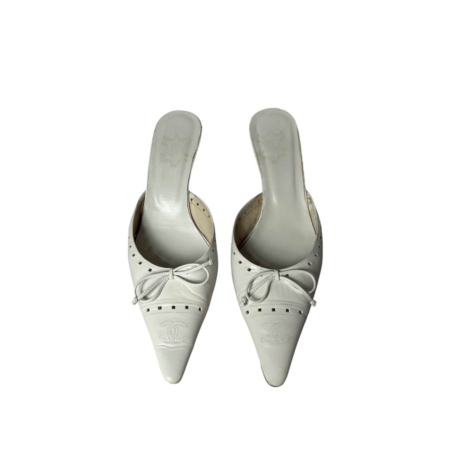 Vintage Chanel CC interlocking logo white mules / 37