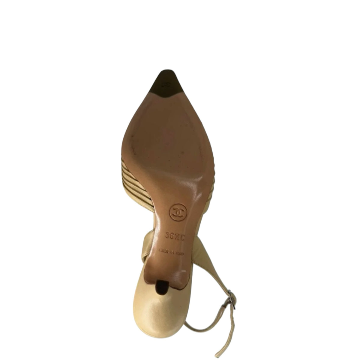 Fivedotsvintage beige leather Chanel slingback kitten heels with pointed toe and pleated vamp detail, sole view