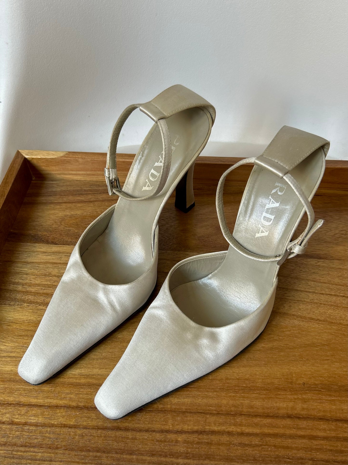 Vintage Prada silver satin heels / 38.5