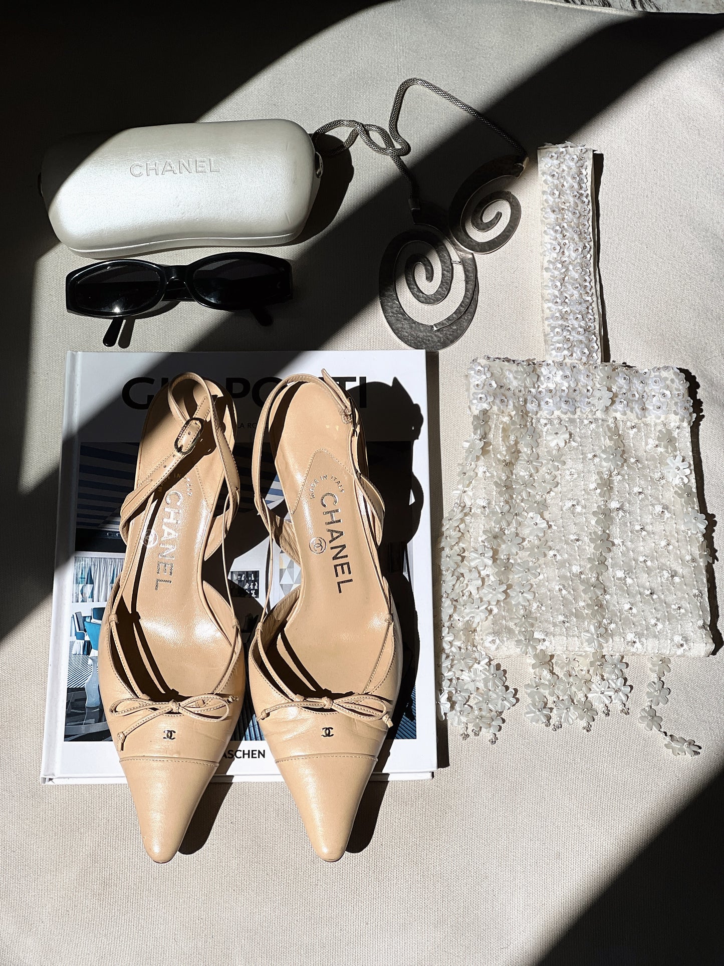 Vintage Chanel beige CC interlocking golden logo slingback heels / 37.5