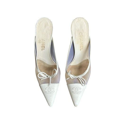 Vintage Chanel mesh CC logo white mule heels / 38.5