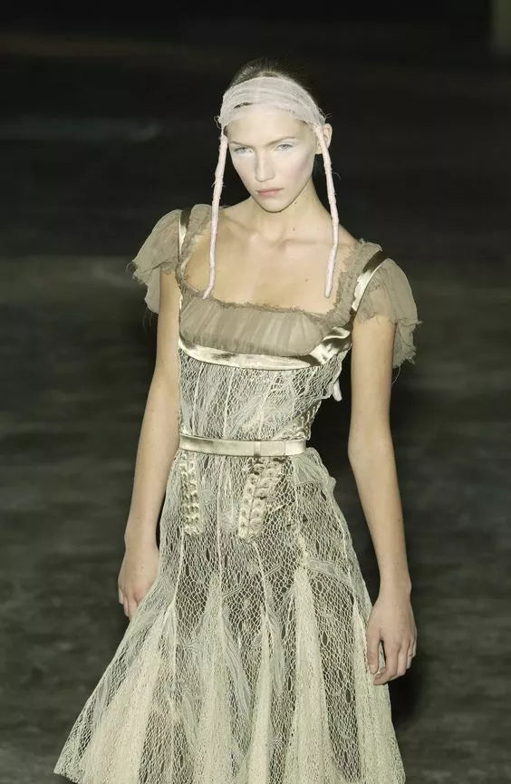 Vintage Alexander Mcqueen Fw2002 «Supercalifragilist Icexpialidocious» Beige Lace & Silk Bondage Corset Midi Dress