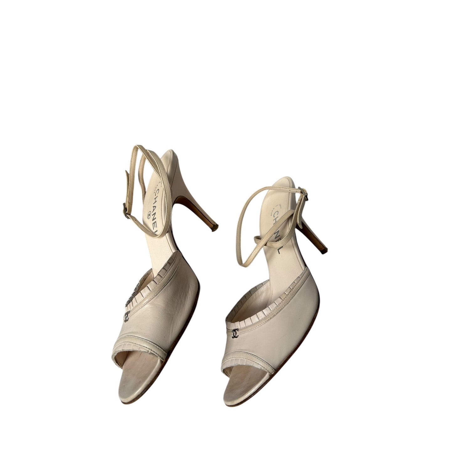 Vintage rare Chanel beige CC logo pleated grosgrain trim / 41