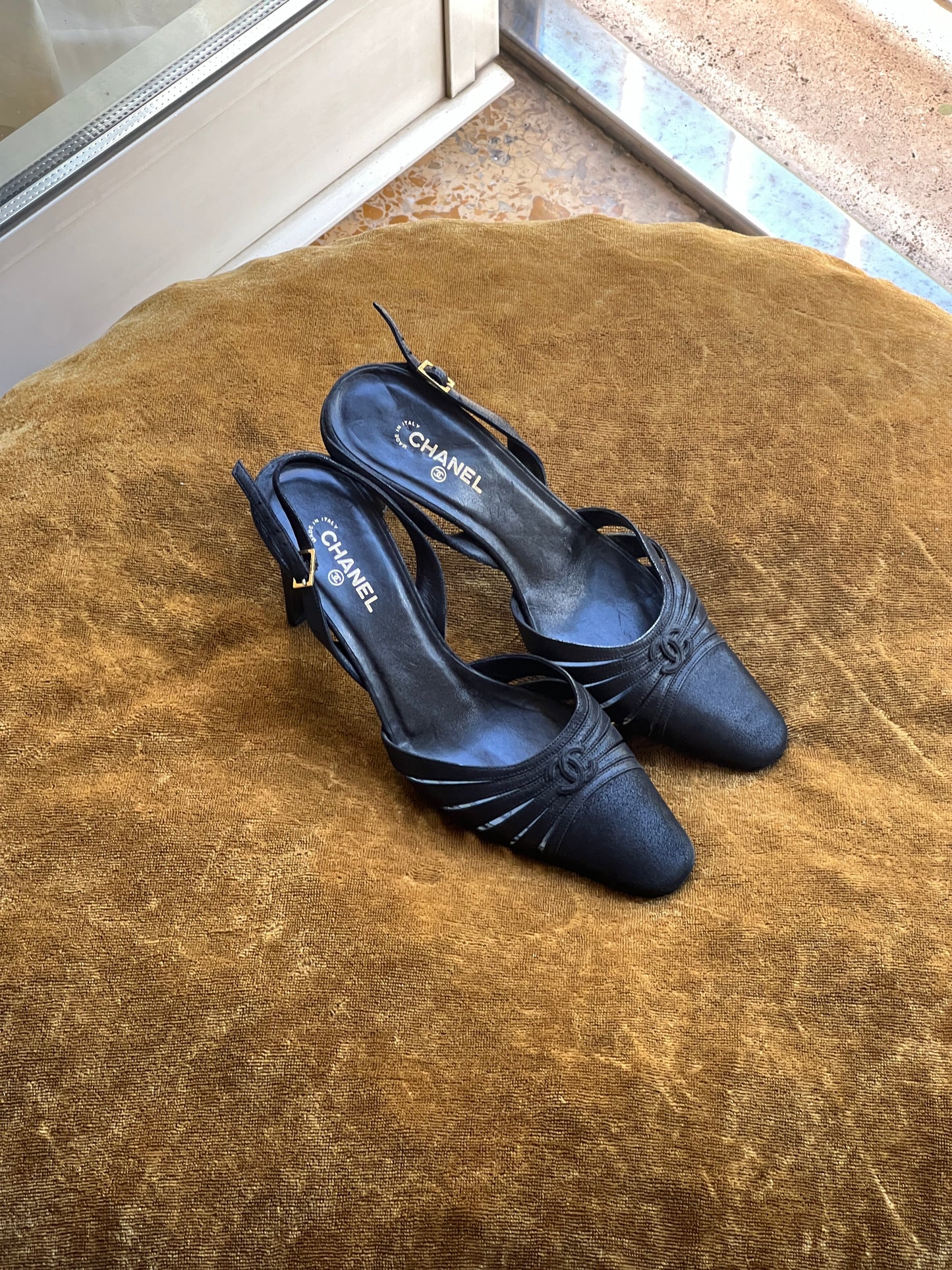 Vintage Chanel CC logo sling back heels by Karl Lagerfeld /36