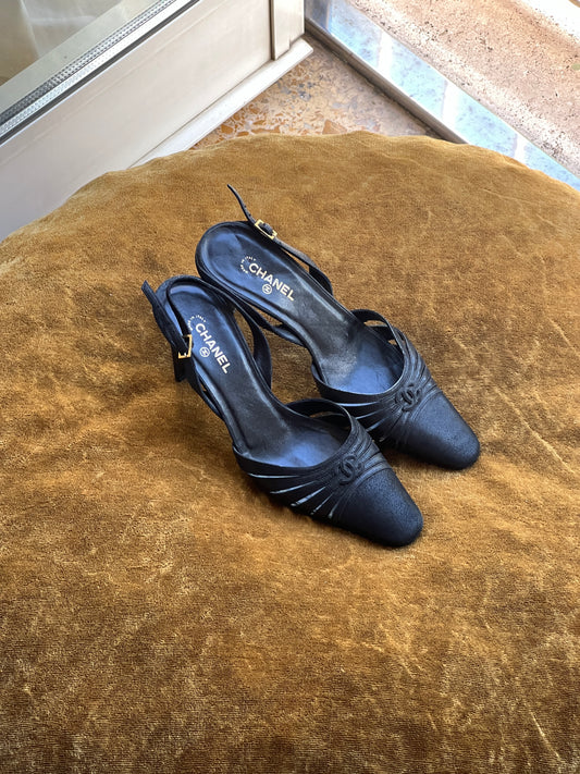 Vintage Chanel CC logo sling back heels by Karl Lagerfeld /36