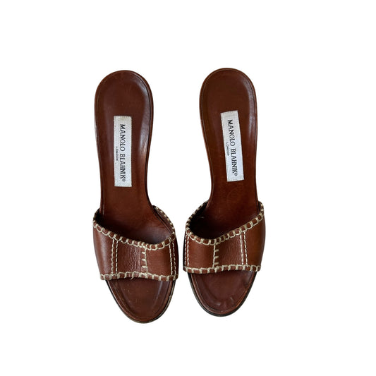 Vintage Manolo Blahnik burgundy mule heels / 37