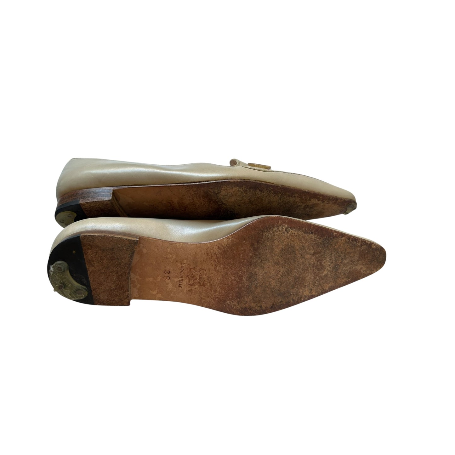 Vintage Manolo Blahnik cream button flats / 36