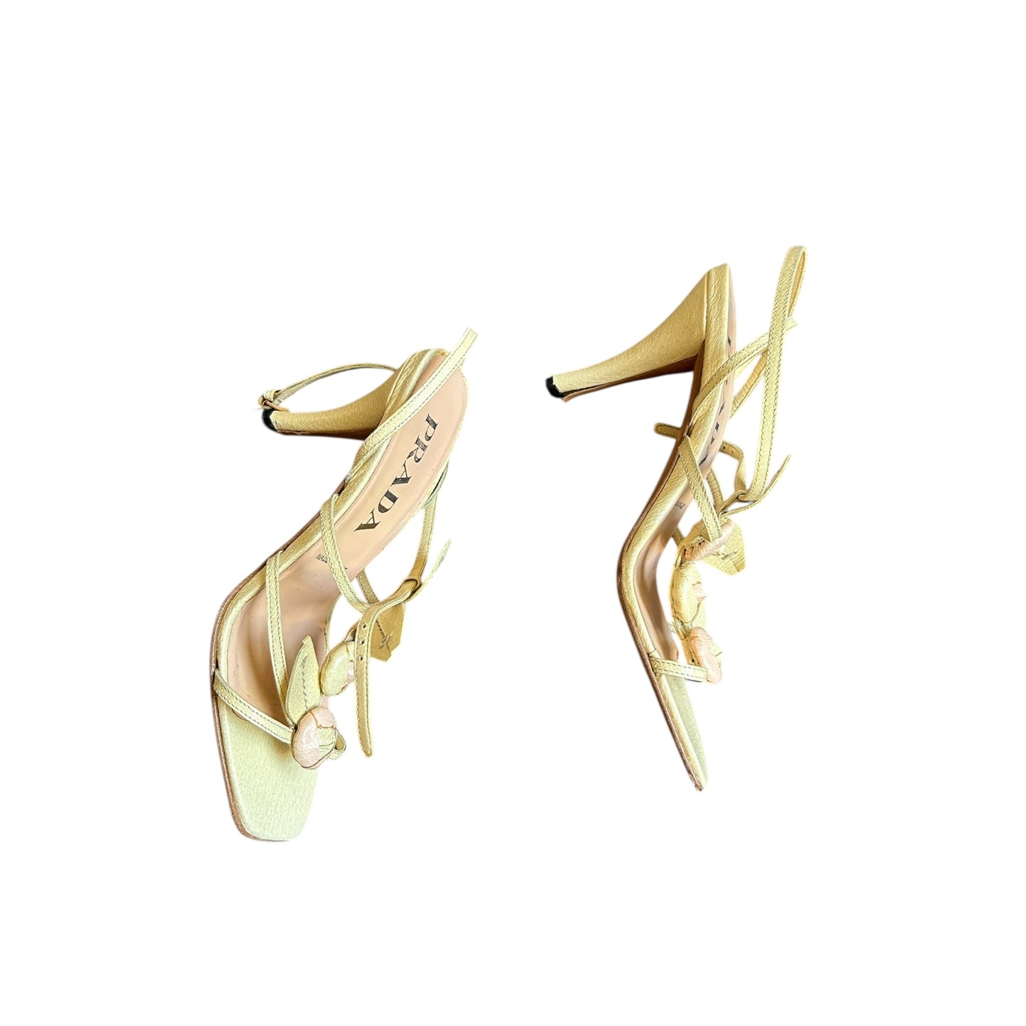Vintage Prada rosebud cream sandal heels / 35