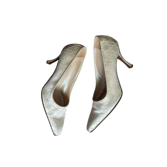 Vintage Dior satin pearl ivory quilted stitching pattern pump heels / 40