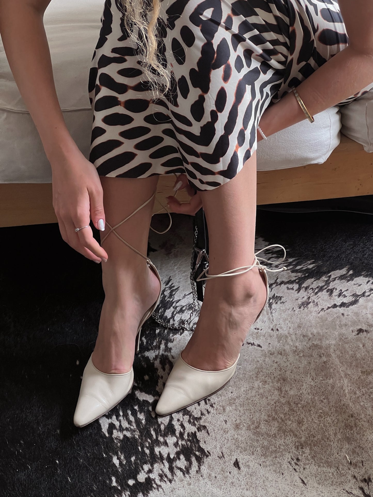 Vintage Dior ivory wrap around bow heels / 39