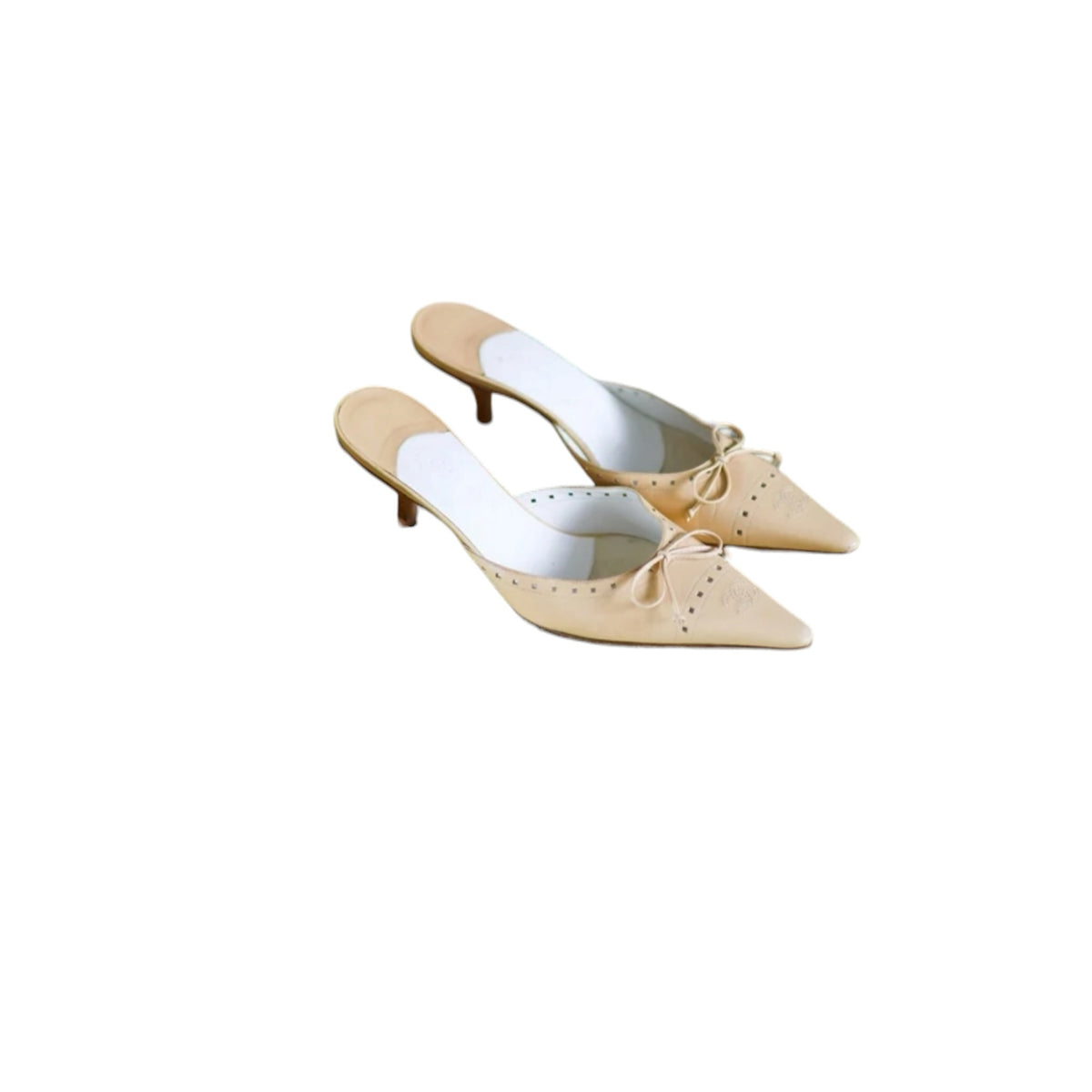 Fivedotsvintage beige leather pointed-toe kitten heel mules with perforated edges and bow detail