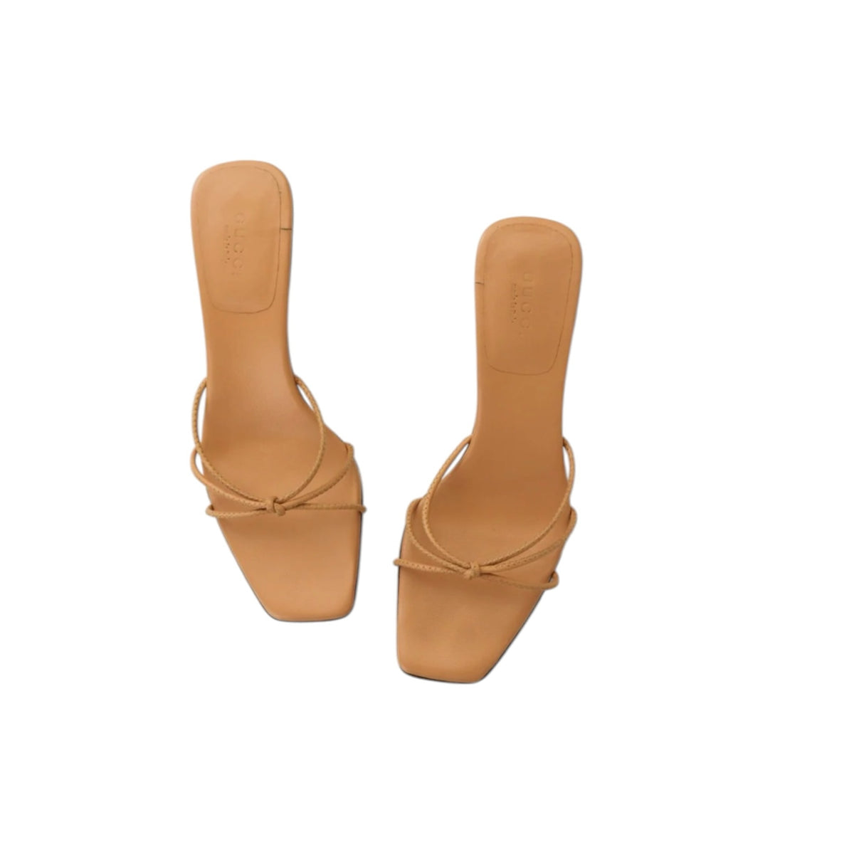 Fivedotsvintage Gucci beige leather strappy kitten heel sandals with a square toe and braided strap detail.