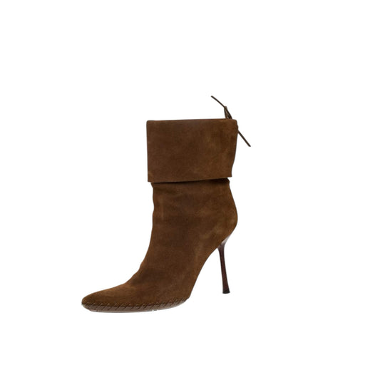 Fivedotsvintage Gucci brown suede stiletto ankle boots with fold-over cuff, back lace-up, and whipstitch detailing.