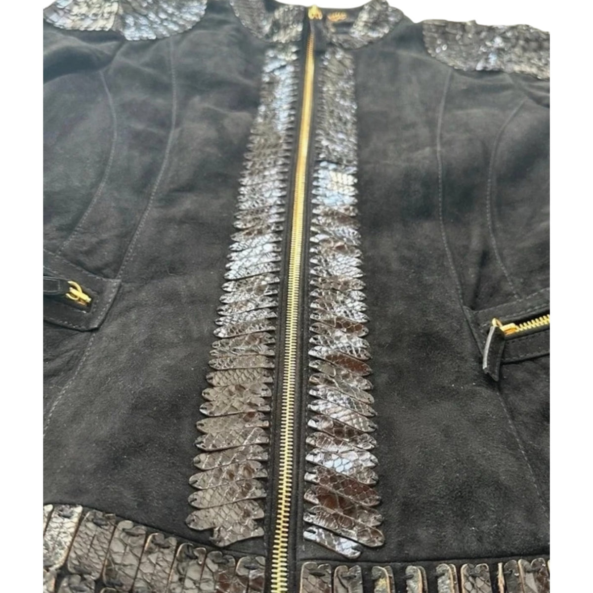 Fivedotsvintage Roberto Cavalli black suede zip-up jacket with textured scale-effect trim and gold hardware details.
