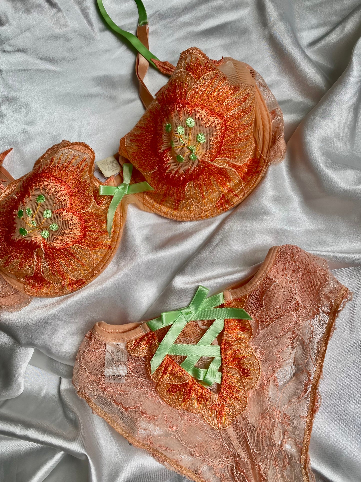 Vintage Ravage orange green floral set